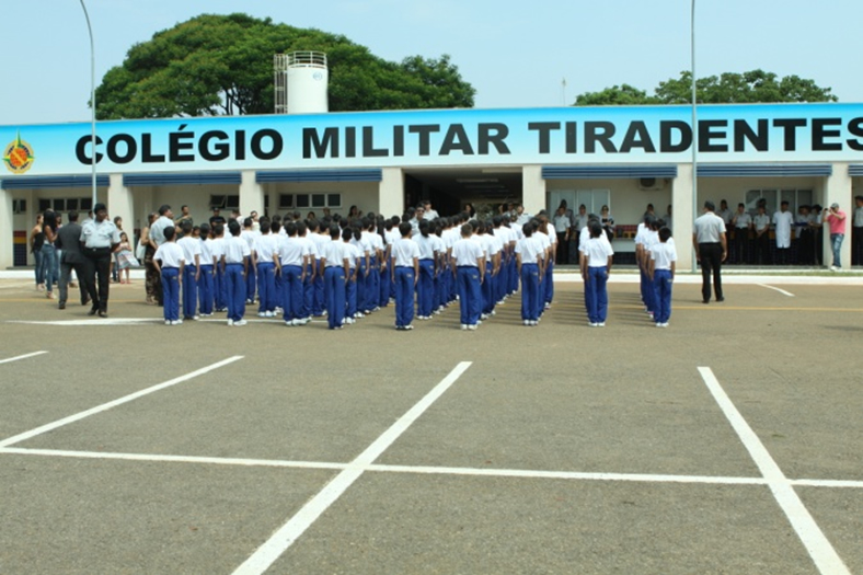 Antiga sede do Colégio Militar Tiradentes, em 2012.
